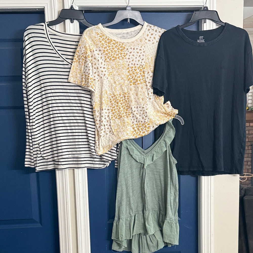 American Eagle Casual Top Bundle Size XS/S